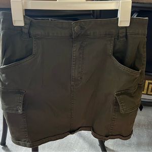 Garage large green skirt with cargo pockets.